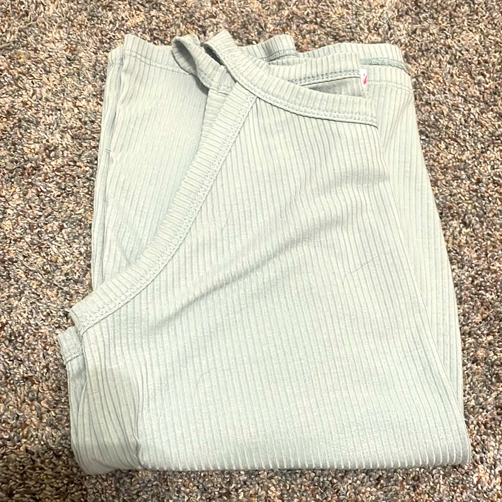 super cute slightly oversized green tank ribbed